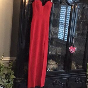 Nicole Miller Elegant Red Strapless Dress